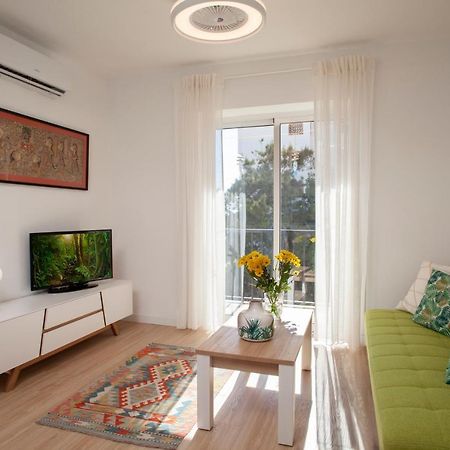 Lovely Beachfront Apartment In Calahonda Sitio de Calahonda 외부 사진